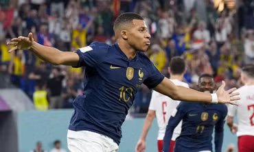 [SHORT VIDEO] Mbappe đối đầu Lewandowski