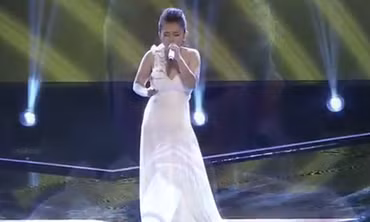 X Factor: Hà Thị My đi chân trần hát ca khúc 'Nuối tiếc'