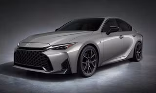 Lexus làm mới dòng sedan cỡ nhỏ