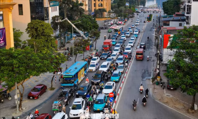 Cận cảnh đường Nguyễn Hoàng Tôn nối Vành đai 3 trước thời điểm mở rộng