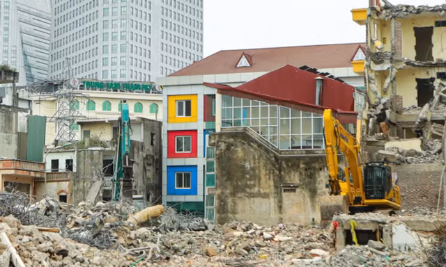 Hình ảnh phố Vạn Kiếp sau đợt tháo dỡ phục vụ dự án cầu Trần Hưng Đạo