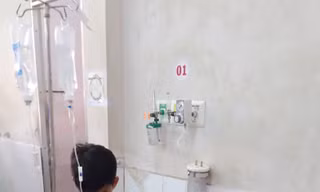 45 học sinh nhập viện sau khi súc miệng ​Fluor ngừa sâu răng