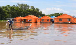 Làng bè đa sắc màu độc đáo trên sông Châu Đốc
