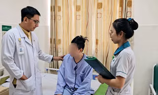 Nam thanh niên bị xương gà đâm thủng ruột non