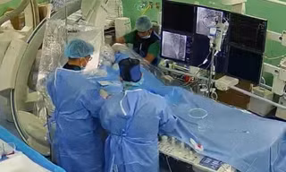Vá thành công thành tâm nhĩ cho 5 bệnh nhân bằng thủ thuật qua da