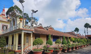 Ngôi chùa hơn 300 tuổi ở cù lao gắn với câu chuyện ‘tiên nữ hạ phàm’
