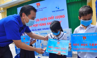 Trao tặng máy lọc nước và bồn chứa nước cho trường học tại Trà Vinh