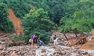 Hiện trường một gia đình bị lũ cuốn trôi tại xã An Lương, huyện Văn Chấn