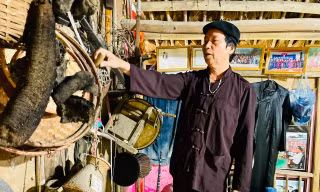 Nghệ nhân mê đắm Sình ca Cao Lan