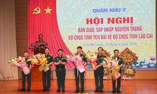 Công bố quyết định của Bộ trưởng Quốc phòng về nhân sự