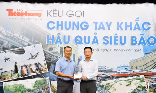 Hình ảnh các doanh nghiệp, hoa hậu, người đẹp cùng báo Tiền Phong hỗ trợ đồng bào thiệt hại vì bão lũ