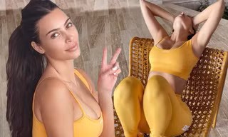 Kim Kardashian mặc đồ bó sát khoe body ‘đồng hồ cát’ nóng bỏng