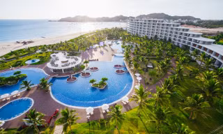 FLC Quy Nhơn được vinh danh 'Khu nghỉ dưỡng được yêu thích nhất năm 2020'