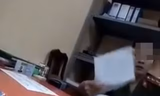 VIDEO ĐỘC QUYỀN: Công an ‘ngã giá’ người dân sửa căn cước tại trụ sở