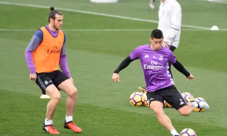 Pha ghi bàn trên sân tập vô cùng ảo diệu của James Rodriguez