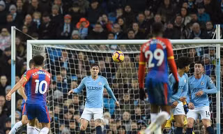 Pha làm bàn của Andros Townsend.