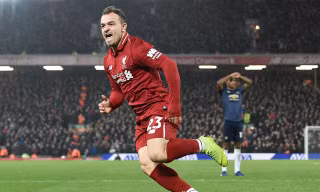 VIDEO: Shaqiri lập cú đúp, Liverpool ‘chôn vùi’ M.U