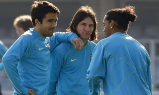 Barca bán bộ đôi 'ma men' vì sợ Messi nghiện rượu