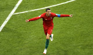 Ronaldo nói gì sau khi lập hàng loạt kỷ lục đáng nể?