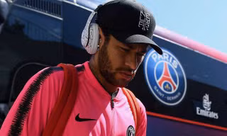 Neymar bị phạt vì coi thường lãnh đạo PSG