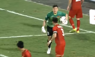 Tờ Fox Sports Asia cho rằng đội tuyển Việt Nam cần một thủ lĩnh nơi hàng thủ.