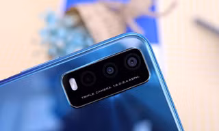 Smartphone 3 camera sau, pin 5.000 mAh lên kệ ở Việt Nam với giá 3,99 triệu