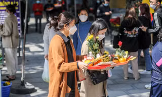 Tới chùa Hà cầu duyên trong ngày lễ tình nhân
