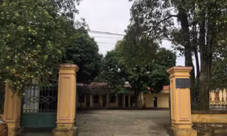 Trụ sở TAND huyện Cao Phong nơi ông Huy làm việc. 