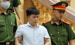 Bị cáo Đỗ Mạnh Tuấn - Phó hiệu trưởng trường nội trú Lạc Thủy kiêm ủy viên chấm thi trắc nghiệm năm 2018.