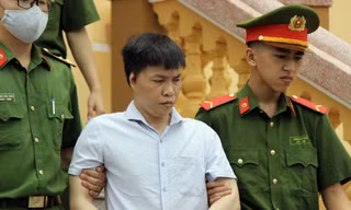 Đỗ Mạnh Tuấn bị xác định là người nâng điểm các bài thi trắc nghiệm.