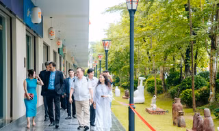Chiêm ngưỡng các tác phẩm gốm và điêu khắc nổi tiếng tại Lynn Times Thanh Thuỷ