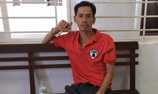 Nghi phạm Phong tại cơ quan công an
