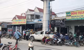 Công an khám nghiệm hiện trường quán nhậu nơi chủ quán chết trong đêm