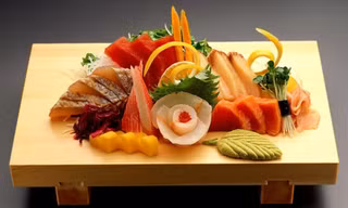 Hạn chế ăn rau sống, các món gỏi để phòng giun sán