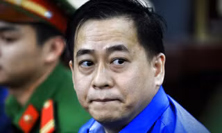 Vũ Nhôm trong lần ra tòa tháng 4