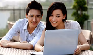 Năm tôi học lớp 12, tôi có yêu một cô bạn. Cô ấy rất đẹp và tính tình hiền lành. Thời gian chúng tôi yêu nhau không lâu thì kì thi tốt nghiệp đã đến. Ảnh minh họa