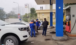 Nhiều khách hàng đi ôtô còn e dè với xăng E5