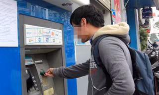 Tài khoản bất ngờ có 5 tỷ, nam thanh niên vô tư rút tiêu xài