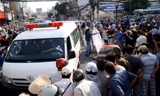 Giải cứu bé 3 tuổi bị bạn trai của mẹ khống chế