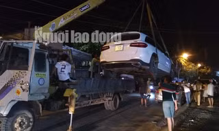 Lực lượng CSGT Công an huyện Phú Quốc cẩu ôtô biển số cực đẹp về trụ sở