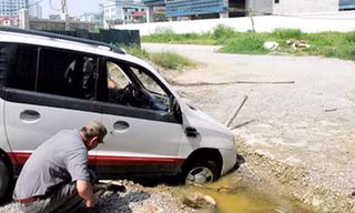 Ô tô đi vào sẽ bị bẫy "nuốt" gọn