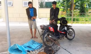 Hai đối tượng cùng tang vật của vụ án