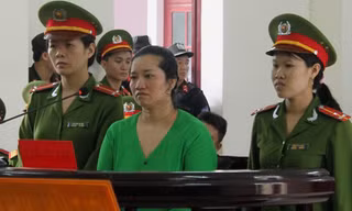 Hường trước vành móng ngựa