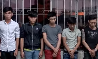 Nhóm thanh niên bị bắt sau một ngày gây án. Ảnh: Công an cung cấp
