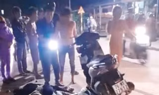 Hai xe máy tông nhau, 5 người thương vong