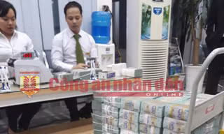 Cận cảnh 'kho tiền' khổng lồ thu được trong đường dây đánh bạc ngàn tỷ