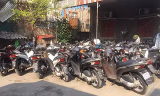 Kiểm tra xe ô tô tải mang biển kiểm soát 29- 440.04, lực lượng chức năng phát hiện trên xe có vận chuyển 46 chiếc xe máy các loại