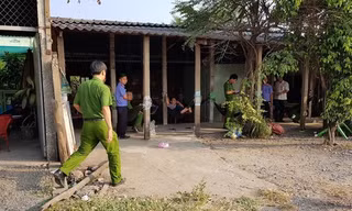 Công an khám nghiệm tại hiện trường vụ án