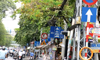Tháo bỏ hơn 100 biển báo giao thông 'khó hiểu'