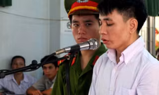Bị cáo Tiếp tại tòa